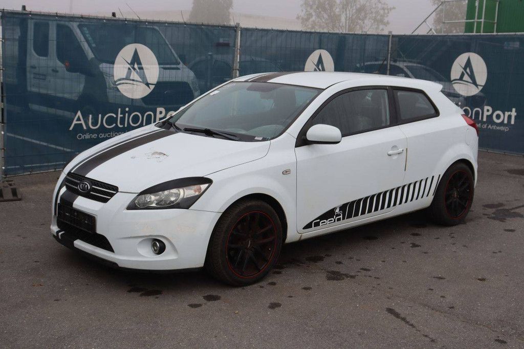 Pkw Kia Cee'd Benzin 90 PS 2011 (Margin)