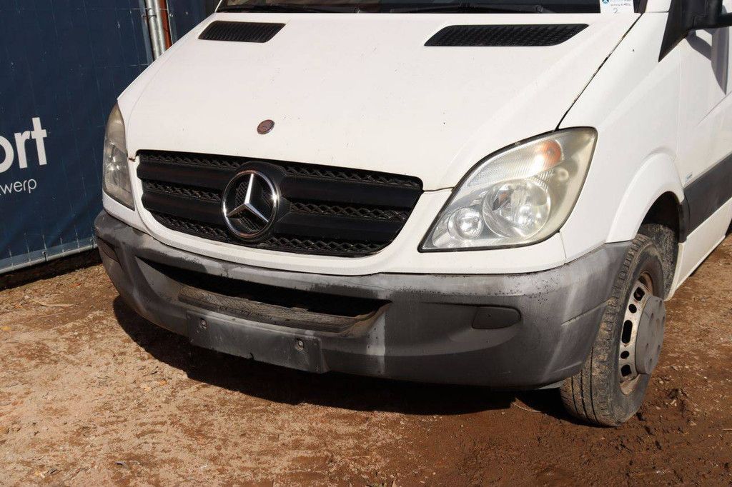 Pick-Up Open Bed Mercedes-Benz Sprinter 513 CDI/3.5 Diesel 129hp 2010