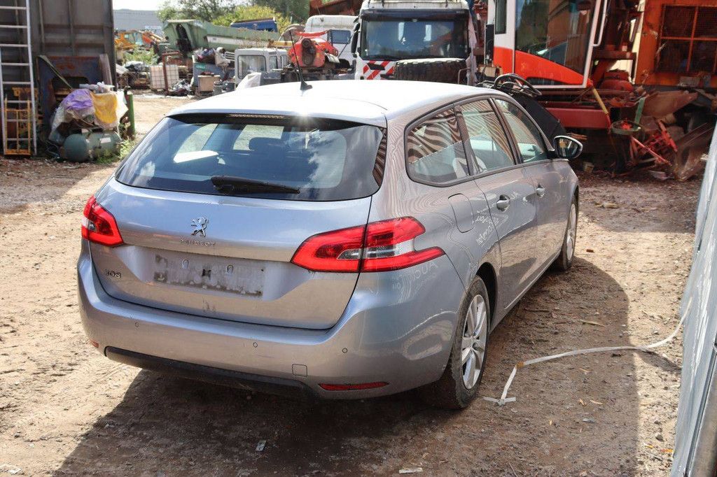 Peugeot 308 Kombi, Benzin, 110 PS, Baujahr 2019