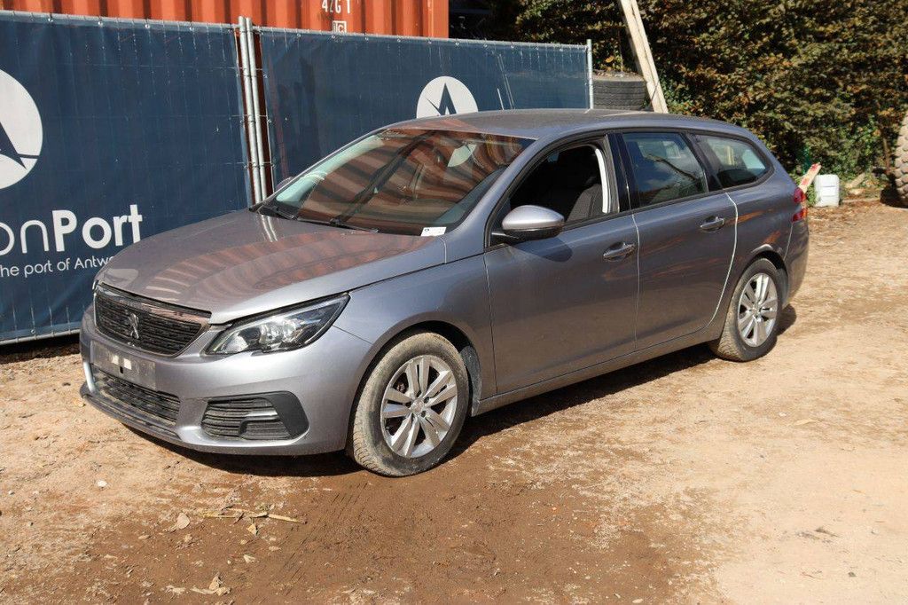 Peugeot 308 Kombi, Benzin, 110 PS, Baujahr 2019
