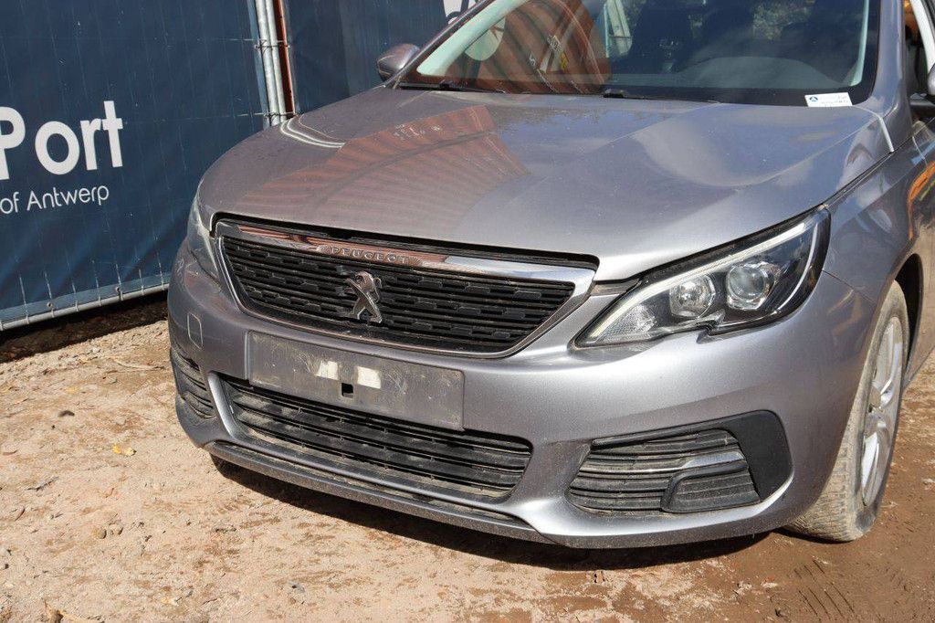 Peugeot 308 Kombi, Benzin, 110 PS, Baujahr 2019