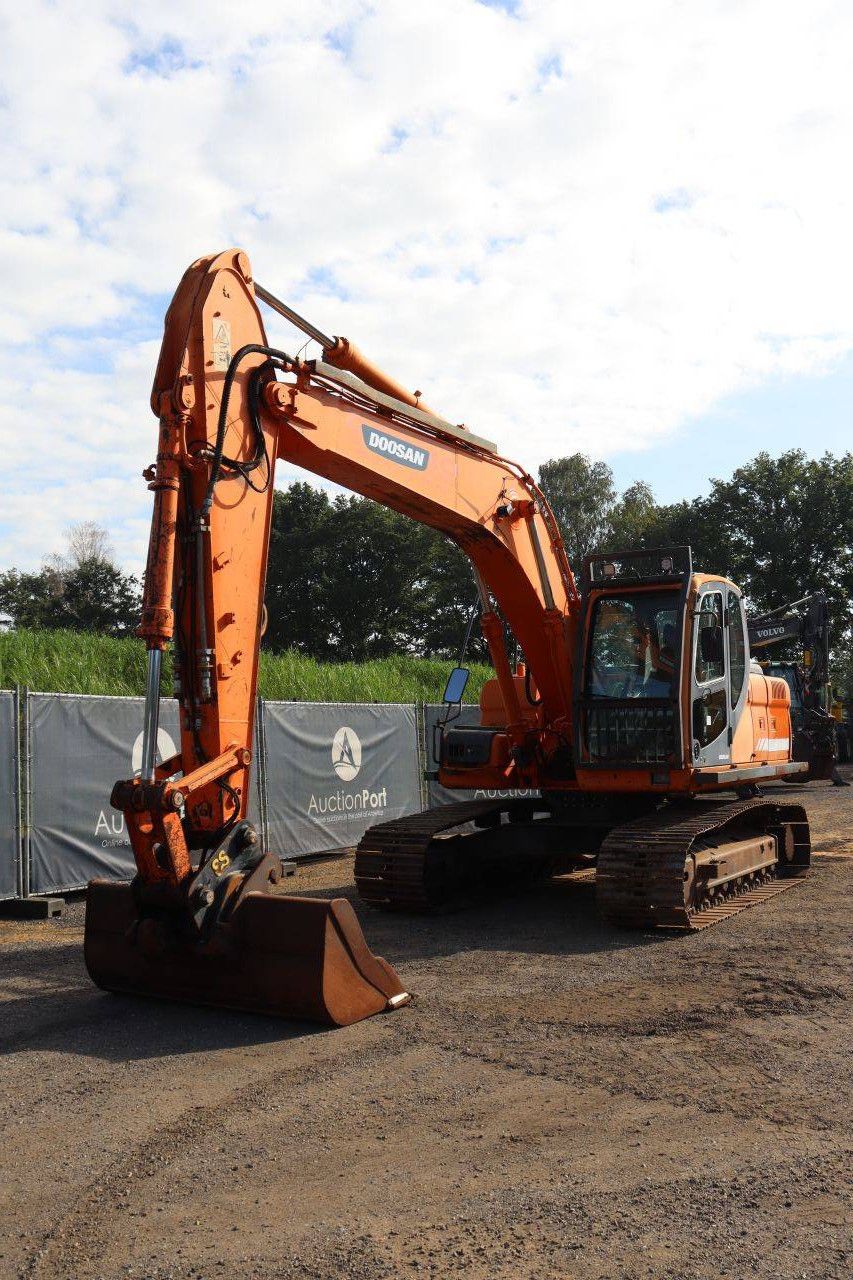 Doosan DX 180 LC Diesel-Raupenbagger 88 kW 2007