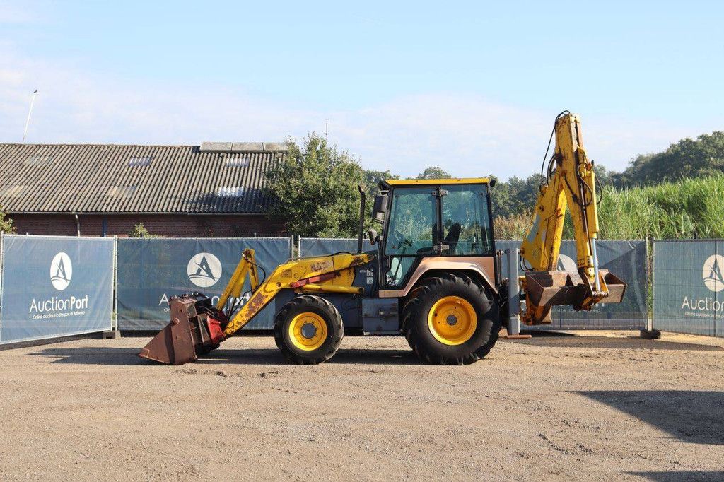 MF 860 Diesel-Baggerlader
