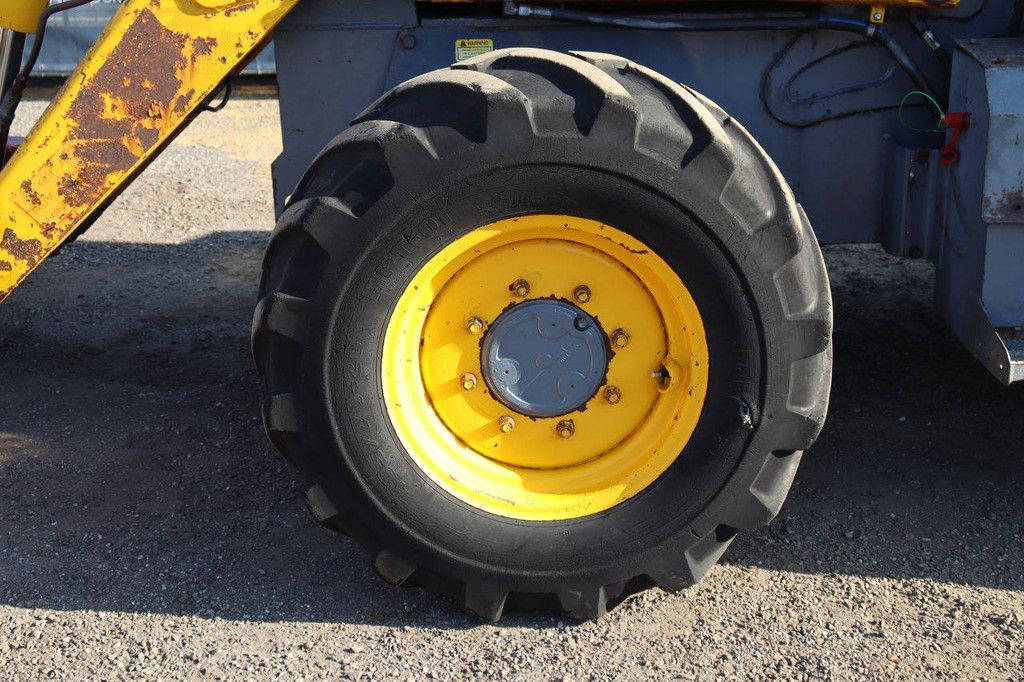 MF 860 Diesel-Baggerlader