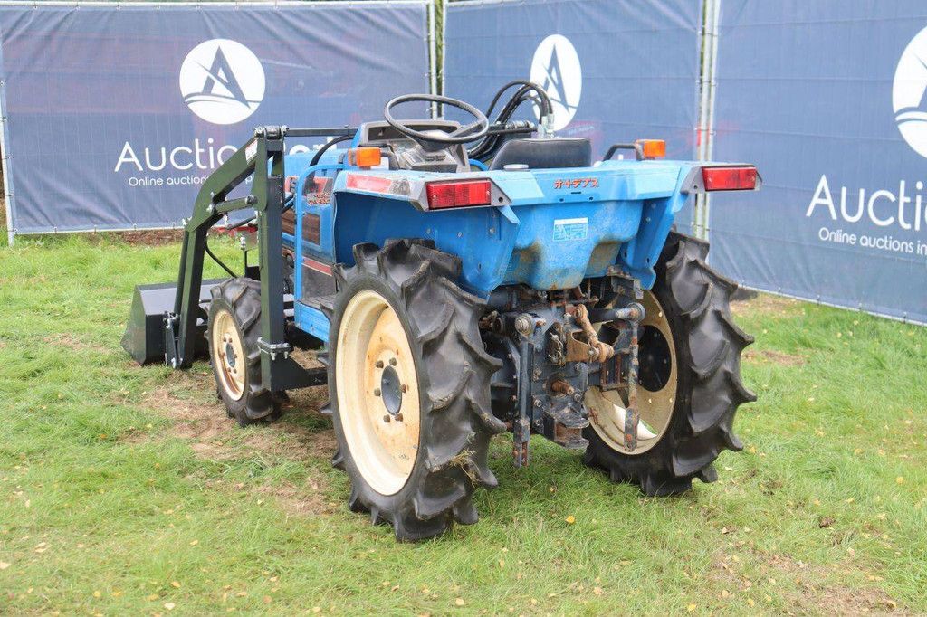 Iseki TA207F Diesel-Kleintraktor mit 20 PS und Frontlader