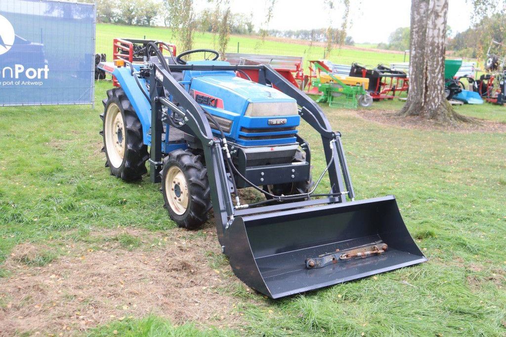 Iseki TA207F Diesel-Kleintraktor mit 20 PS und Frontlader