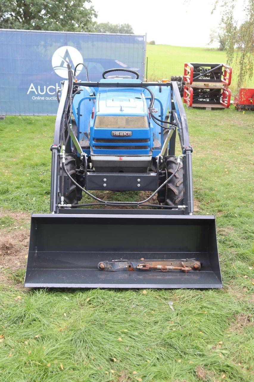 Iseki TA207F Diesel-Kleintraktor mit 20 PS und Frontlader