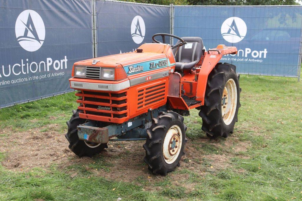 Kleintraktor Kubota Sunshine ZL1-205D Diesel 20 PS