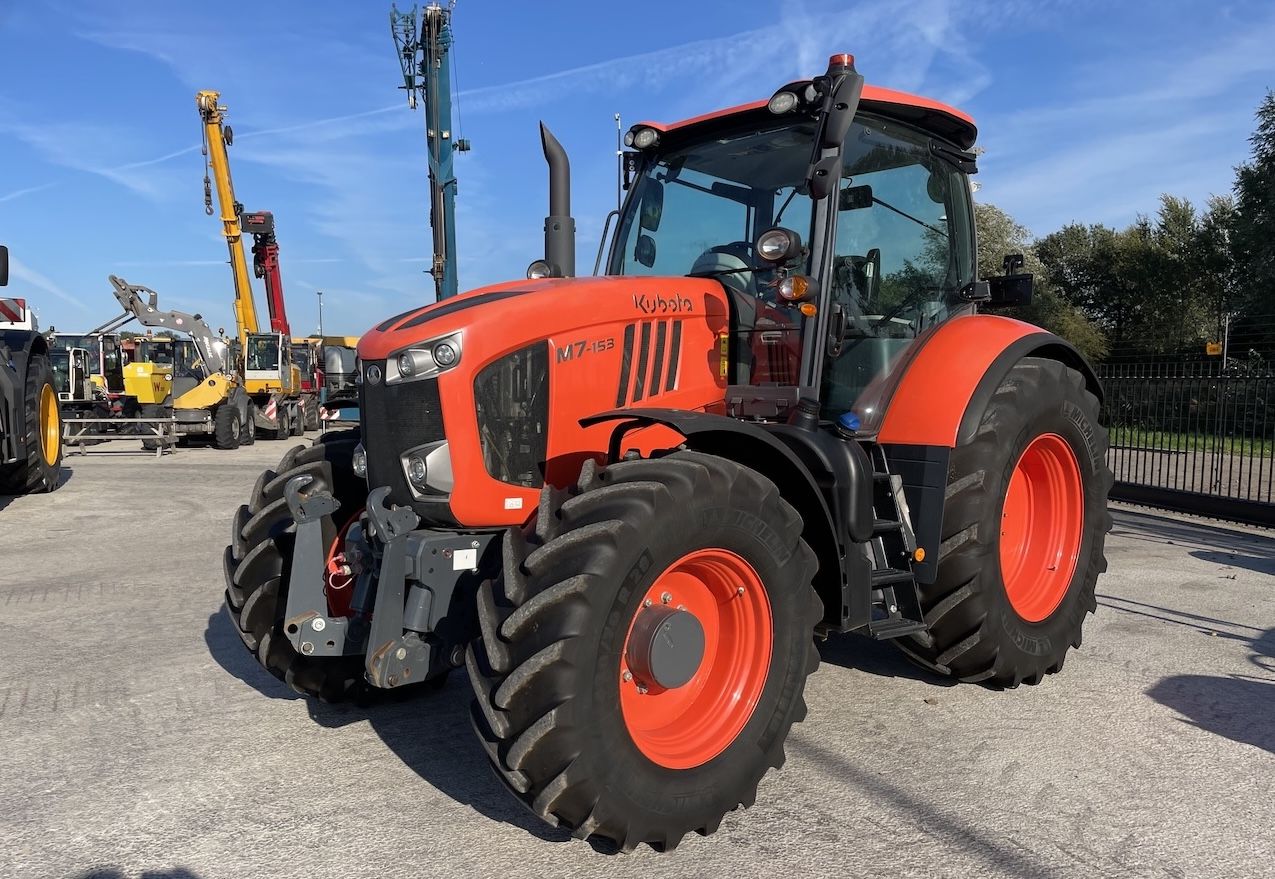 Kubota M7-153