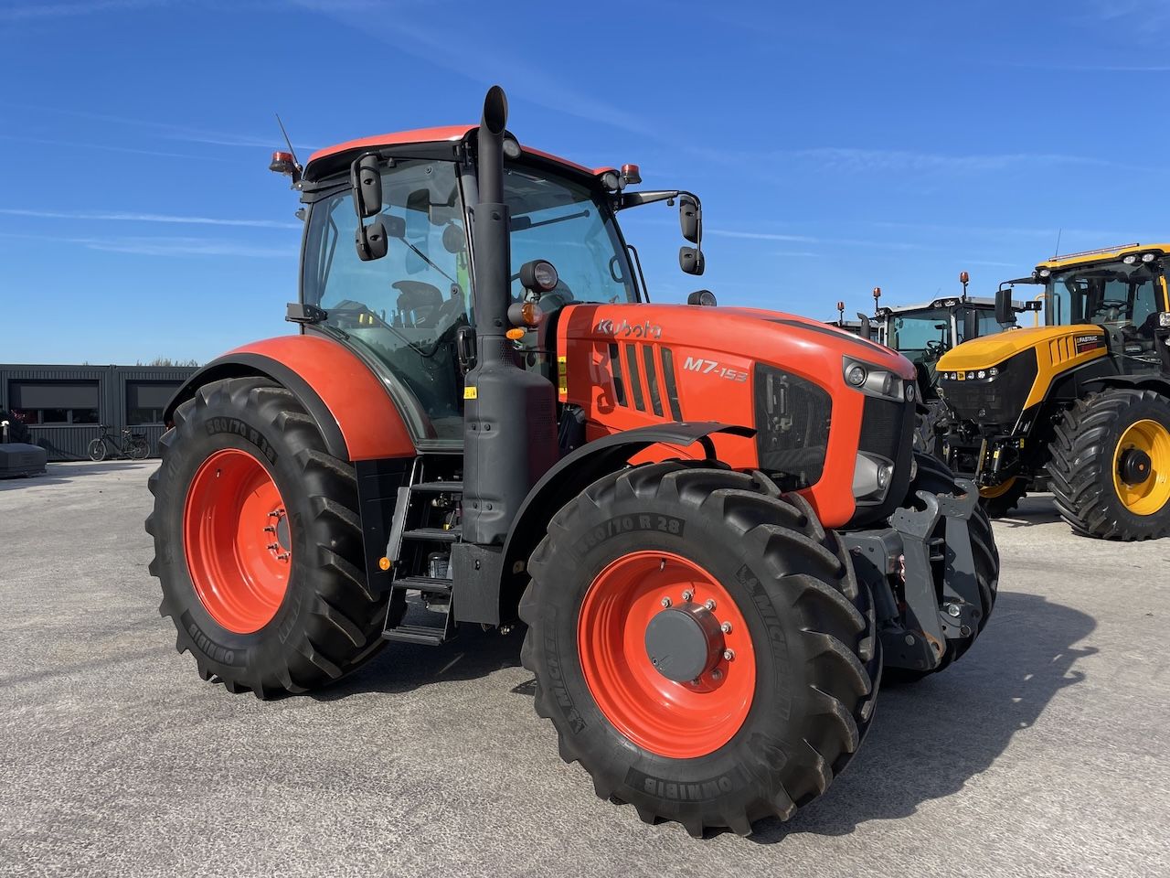 Kubota M7-153
