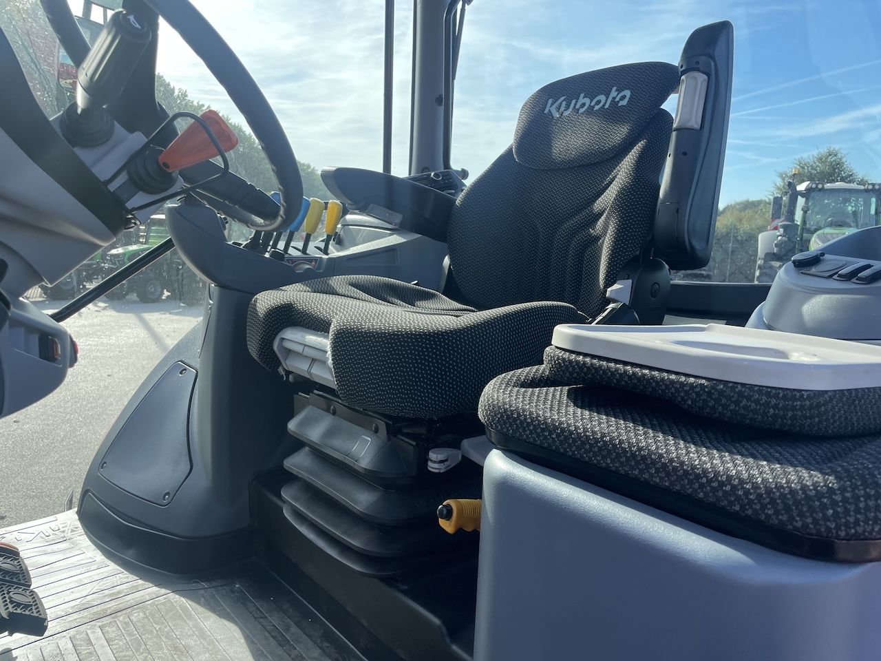 Kubota M7-153