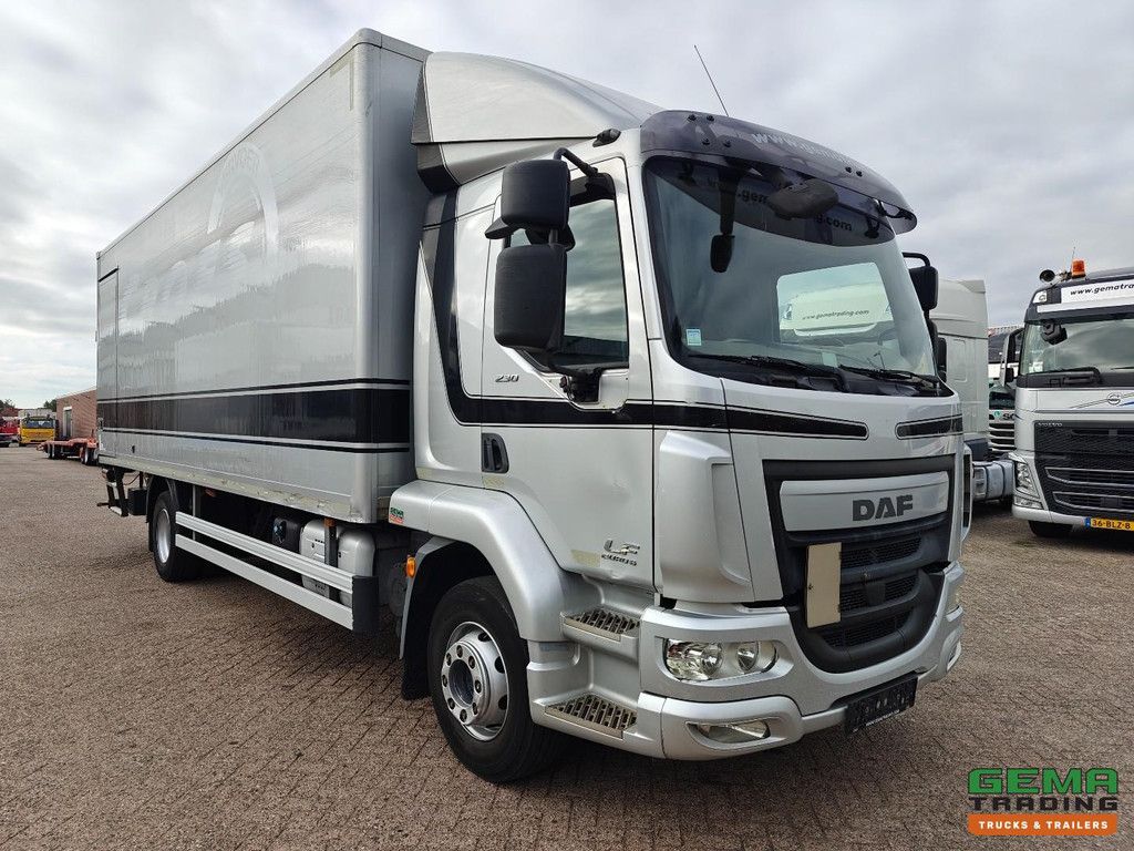 DAF LF 230 FA 4x2 SleeperCab Euro6C - 6CYL - Enclosed Box 7.3M + Tail Lift 1500KG - Navigation - 03/2027 MOT
