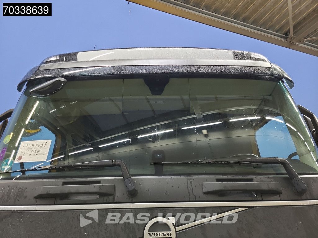 Volvo FH 460 4X2 Globe Mega 2x Tanks I-ParkCool Navi ACC