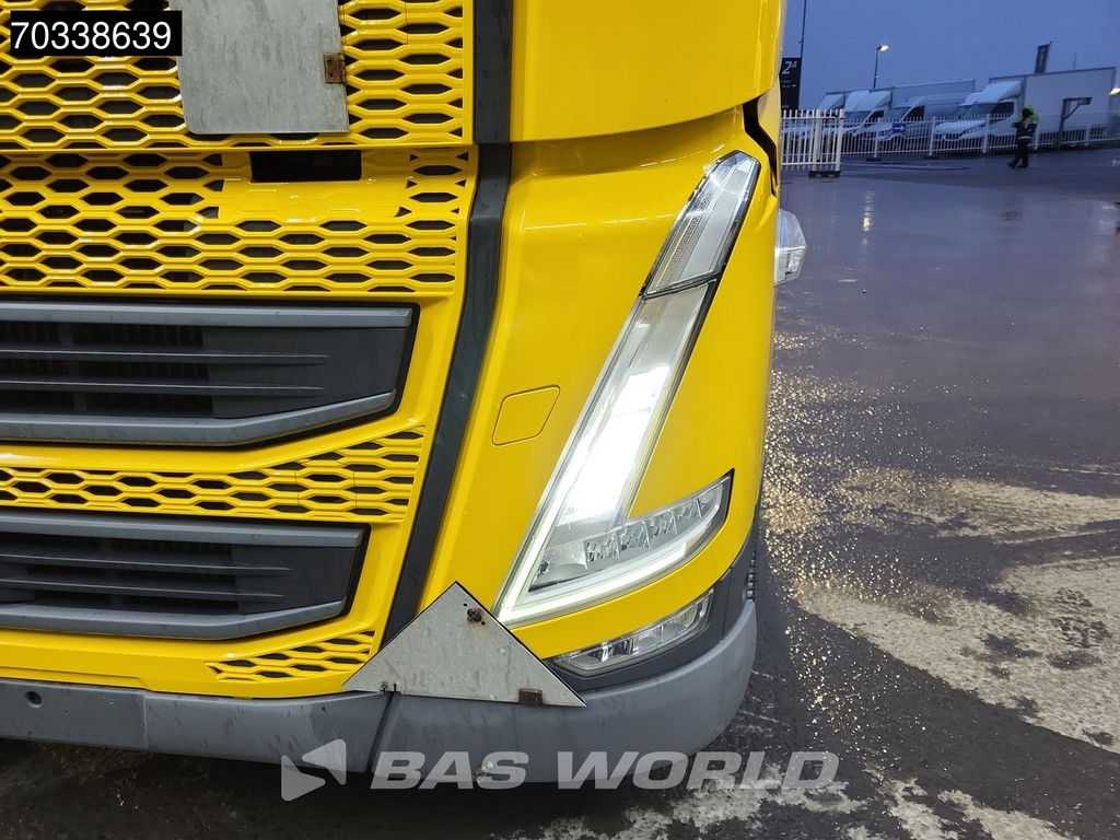 Volvo FH 460 4X2 Globe Mega 2x Tanks I-ParkCool Navi ACC