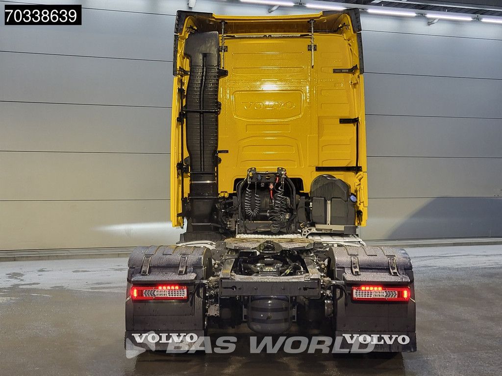 Volvo FH 460 4X2 Globe Mega 2x Tanks I-ParkCool Navi ACC