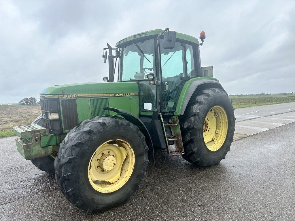 John Deere 6800