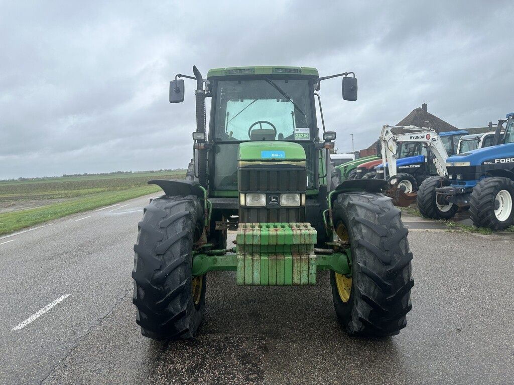 John Deere 6800