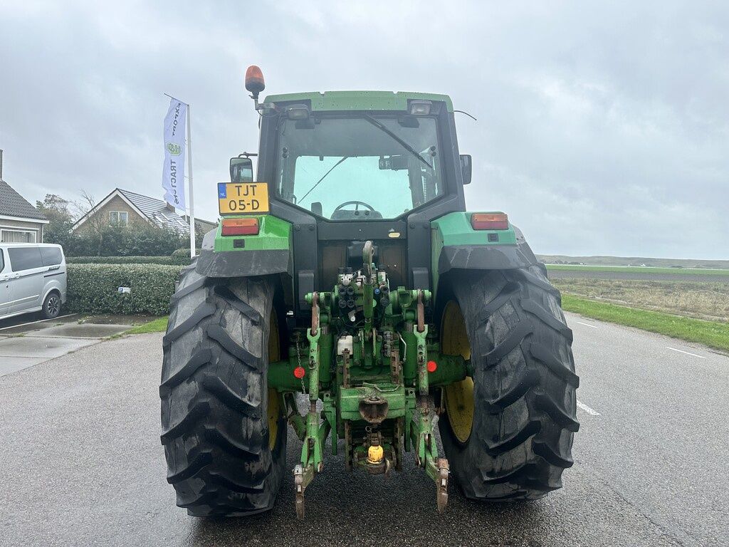 John Deere 6800