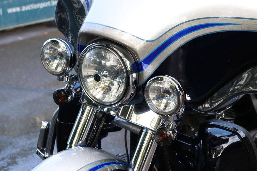 Motorrad Harley-Davidson CVO ULTRA CLASSIC Benzin 2009 (Margin)