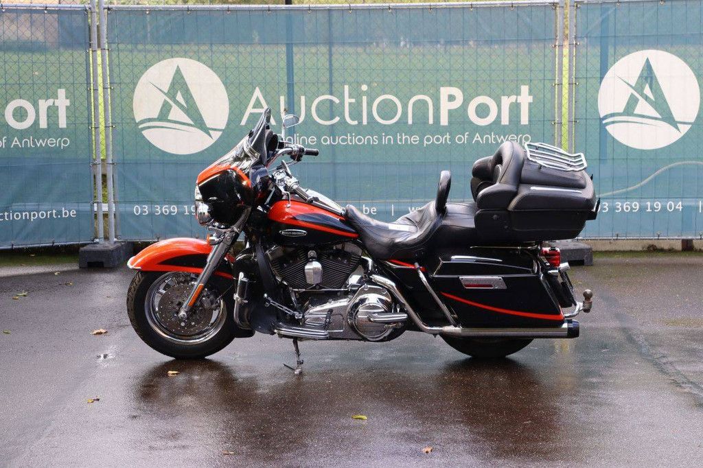 Motorcycle Harley-Davidson CVO ULTRA CLASSIC Petrol 2007 (Margin)