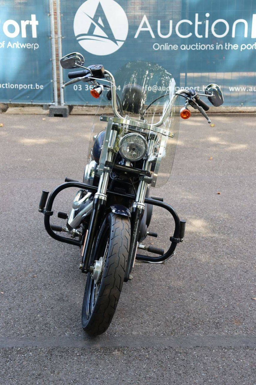 Harley-Davidson DYNA STREET BOB Benzinmotorrad 2012
