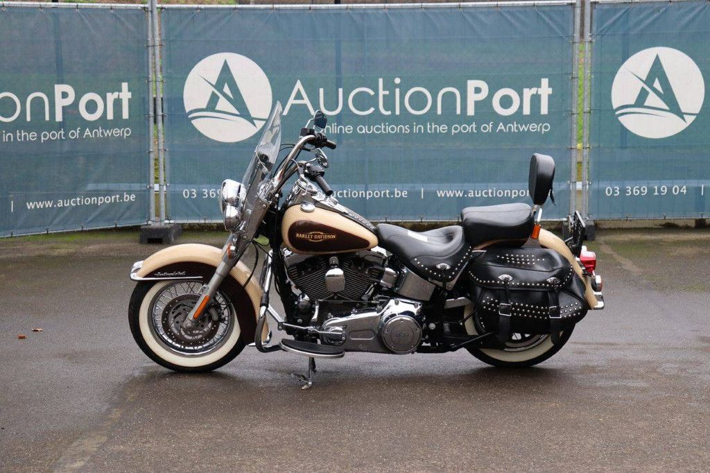 Motorrad Harley Davidson Heritage Softail Classic Benzin 2014