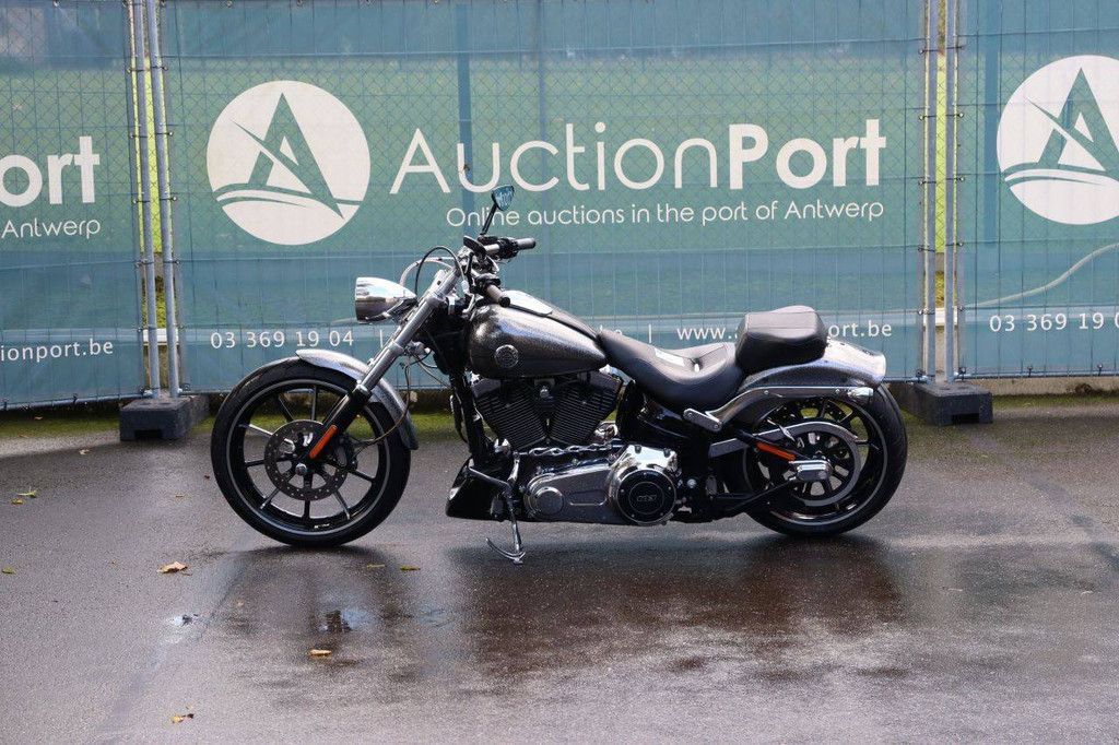 Harley-Davidson BREAKOUT SOFTAIL Motorrad Benzin 2014