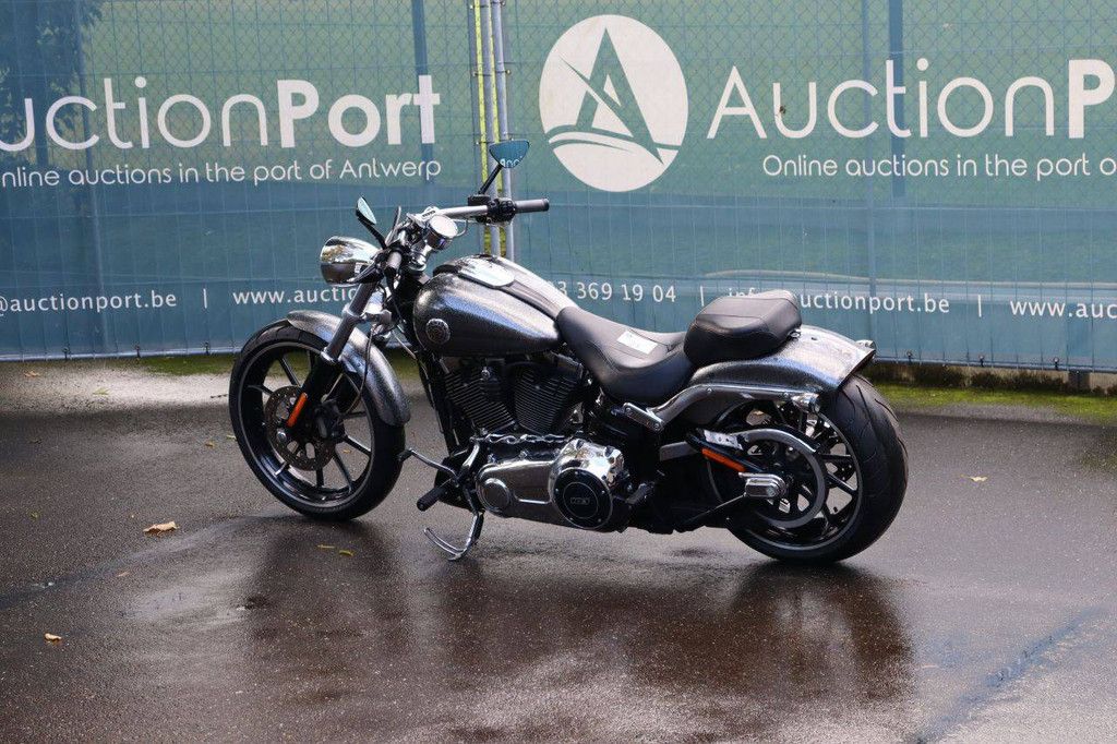 Harley-Davidson BREAKOUT SOFTAIL Motorrad Benzin 2014