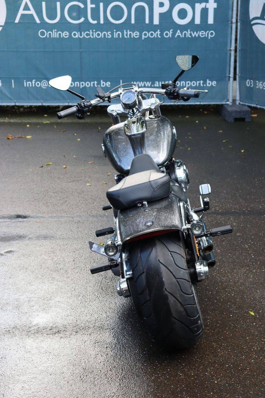 Harley-Davidson BREAKOUT SOFTAIL Motorrad Benzin 2014