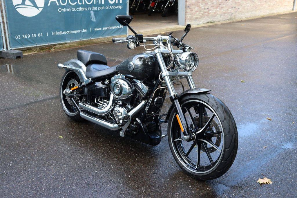 Harley-Davidson BREAKOUT SOFTAIL Motorrad Benzin 2014