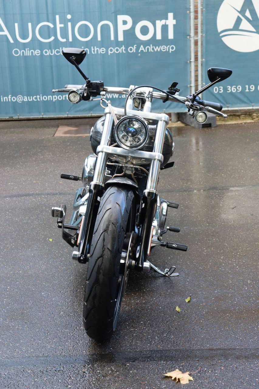 Harley-Davidson BREAKOUT SOFTAIL Motorrad Benzin 2014