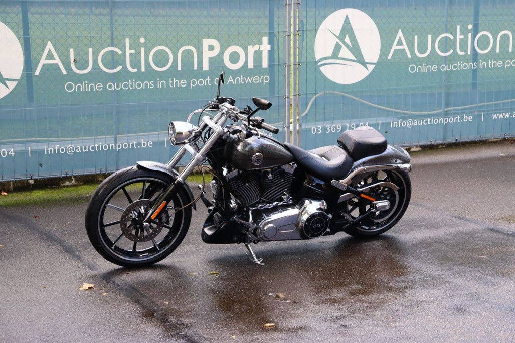 Harley-Davidson BREAKOUT SOFTAIL Motorrad Benzin 2014
