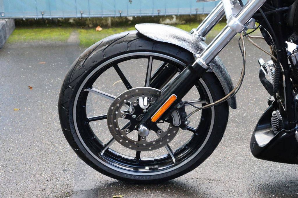 Harley-Davidson BREAKOUT SOFTAIL Motorrad Benzin 2014