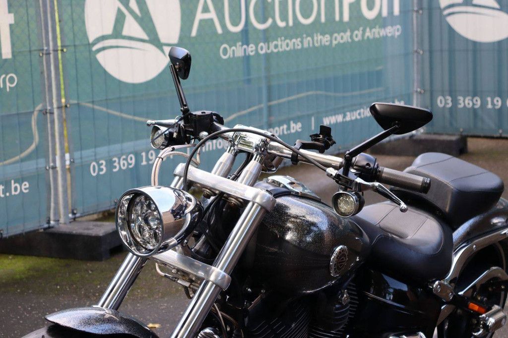 Harley-Davidson BREAKOUT SOFTAIL Motorrad Benzin 2014