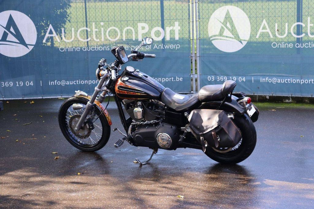 Motorrad Harley-Davidson DYNA WIDE GLIDE Benzin 2013