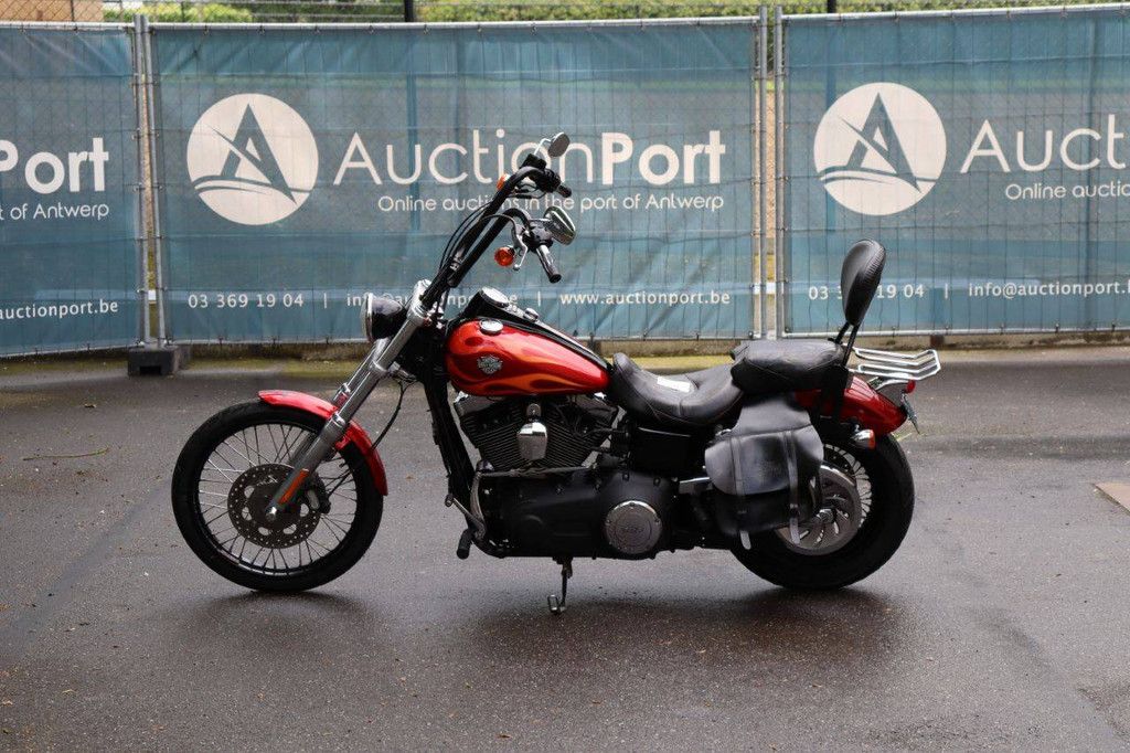 Motorrad Harley Davidson Dyna Wide Glide Benzin 2013