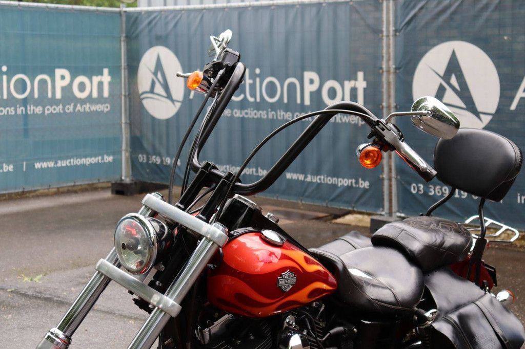 Motorrad Harley Davidson Dyna Wide Glide Benzin 2013