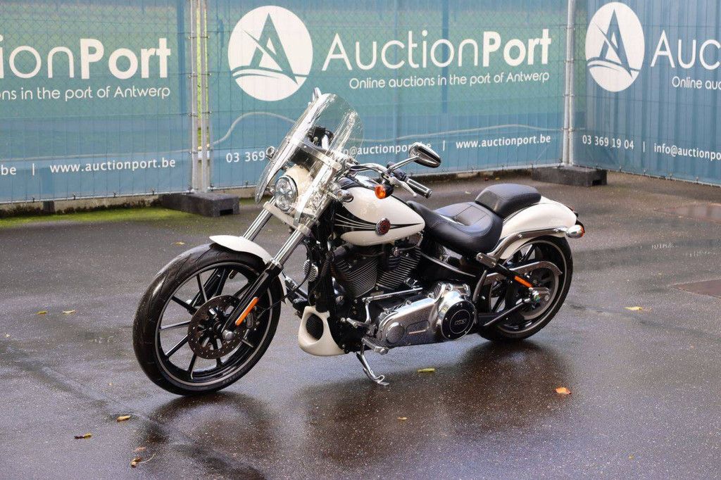 Harley-Davidson BREAKOUT SOFTAIL Motorrad Benzin 2014
