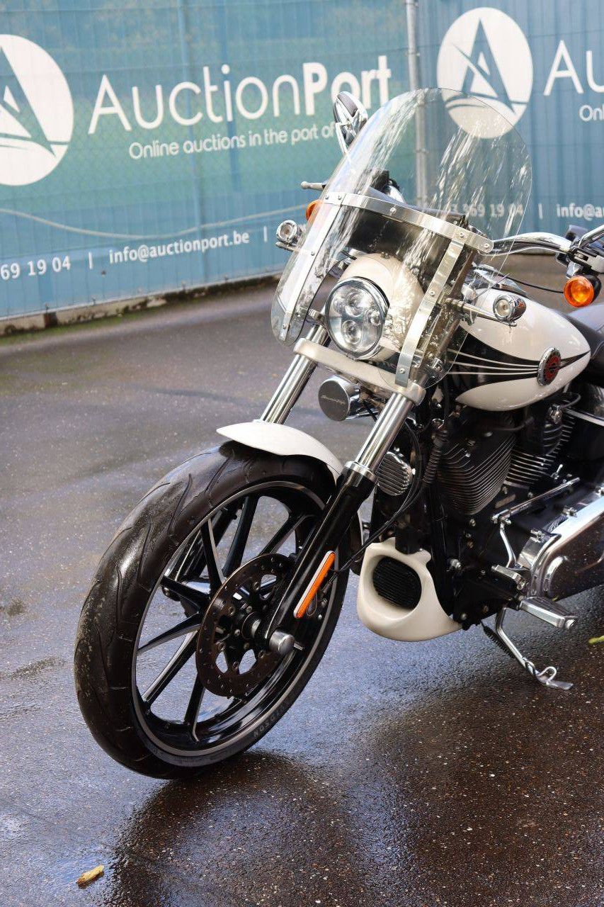 Harley-Davidson BREAKOUT SOFTAIL Motorrad Benzin 2014