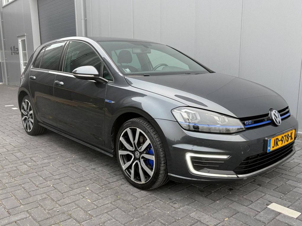 Pkw Volkswagen Golf 1.4 GTE Elektro+Benzin 150 PS 2015
