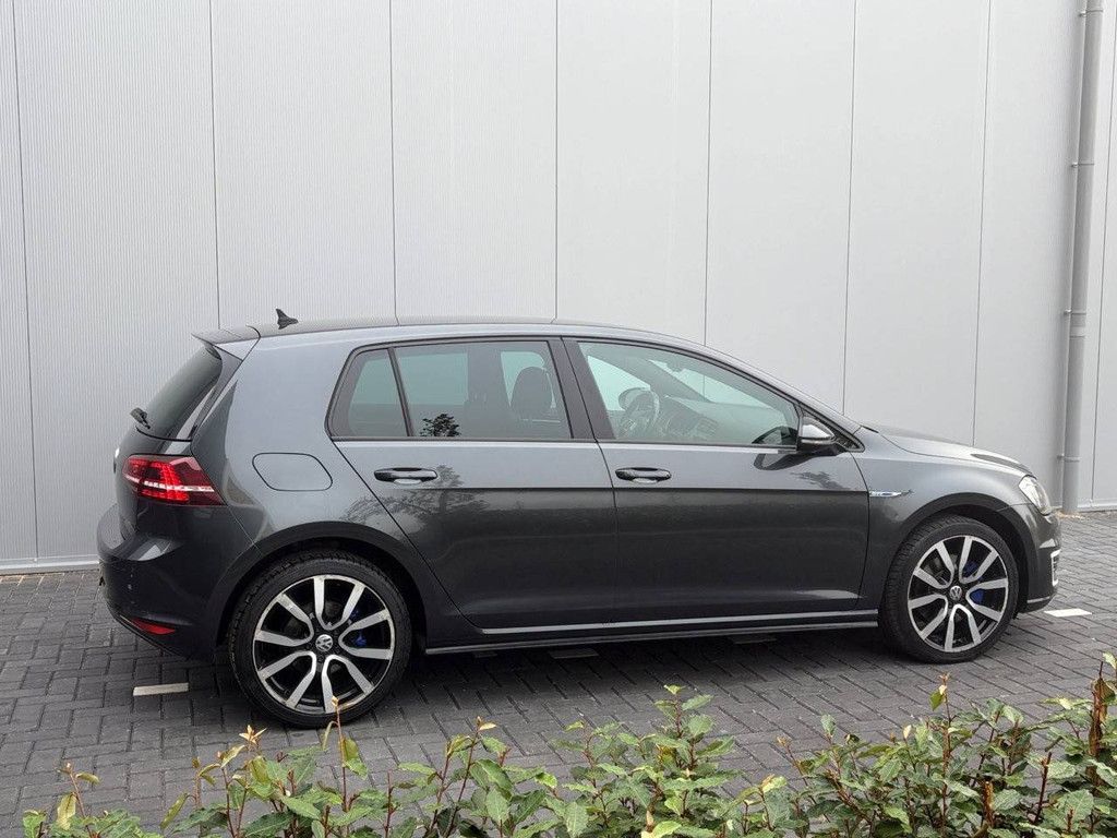 Pkw Volkswagen Golf 1.4 GTE Elektro+Benzin 150 PS 2015
