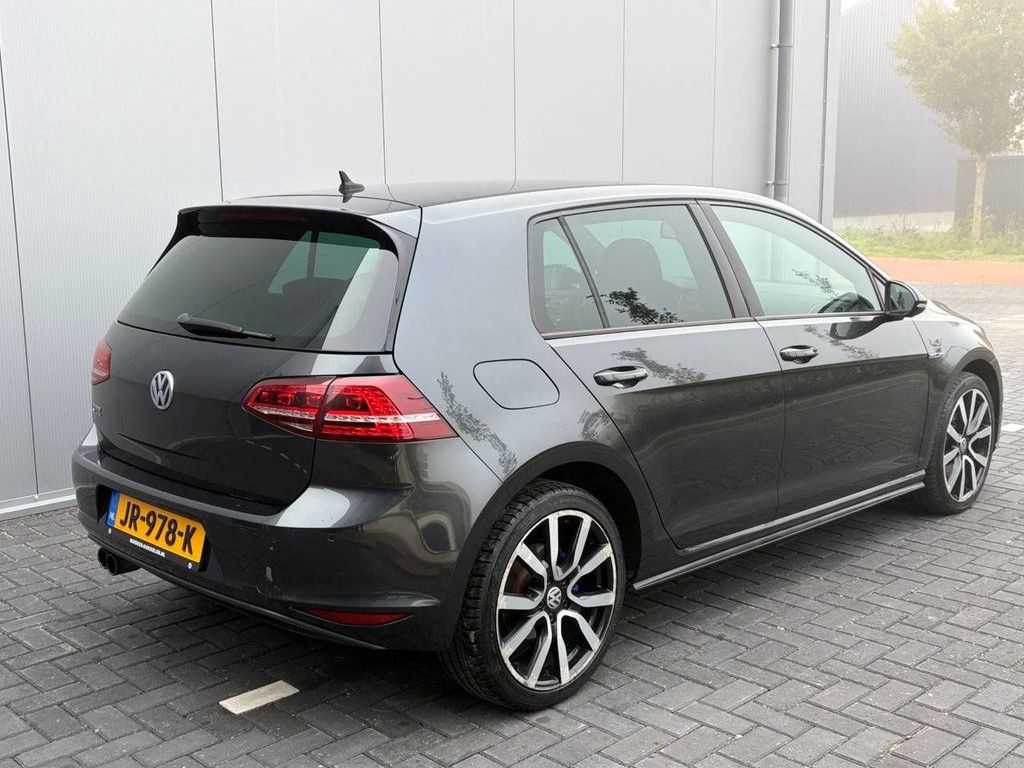 Pkw Volkswagen Golf 1.4 GTE Elektro+Benzin 150 PS 2015
