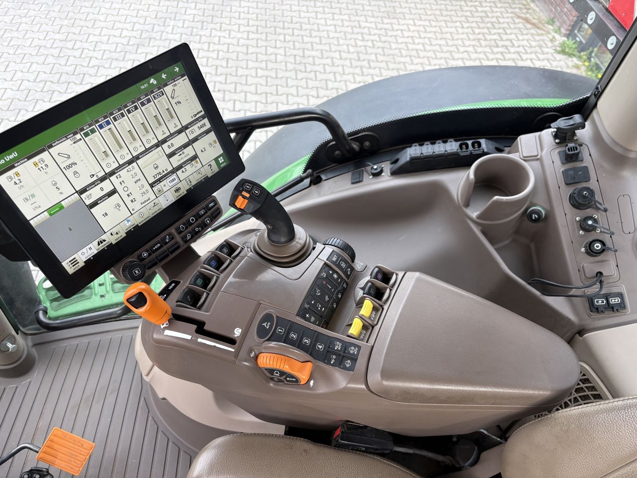 John Deere 6R215 AutoPowr