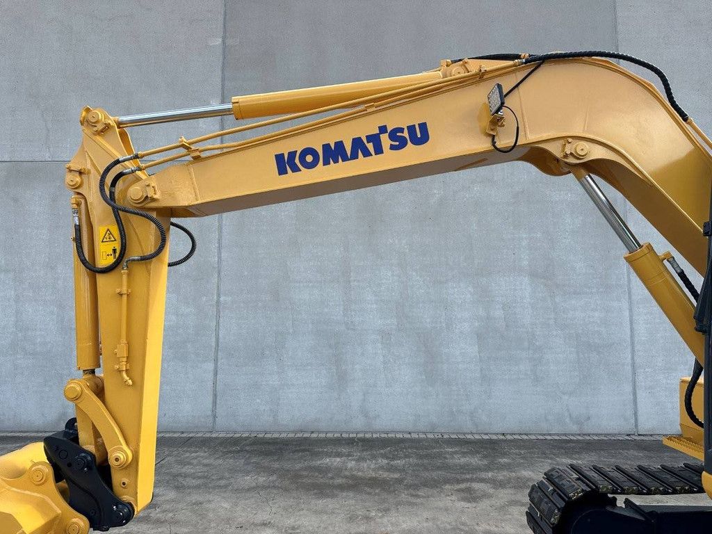 Midi excavator Komatsu PC60-8 Diesel 2013