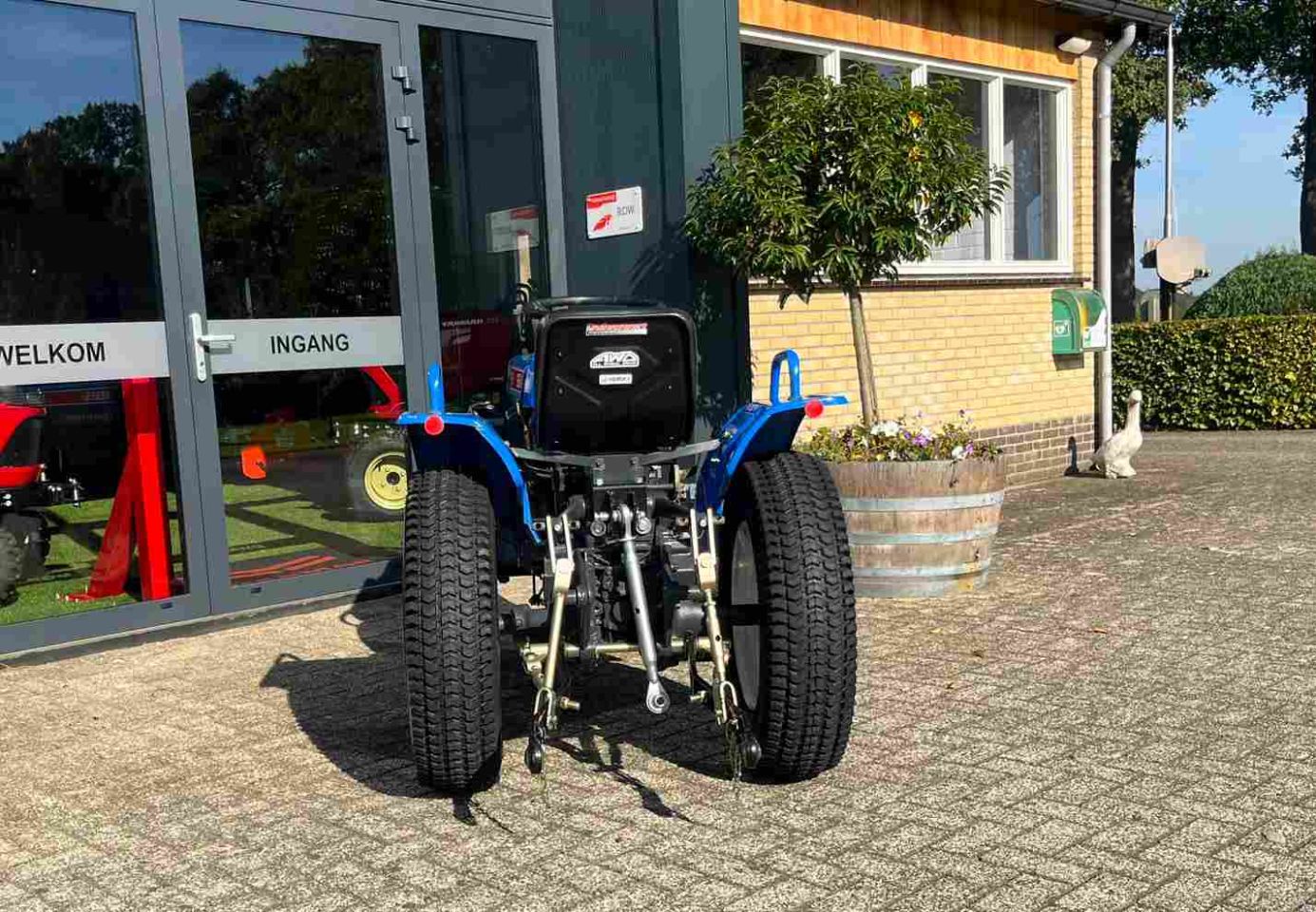 Marge Iseki TX 155 met gazonbanden