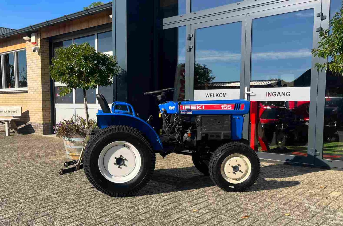 Marge Iseki TX 155 met gazonbanden