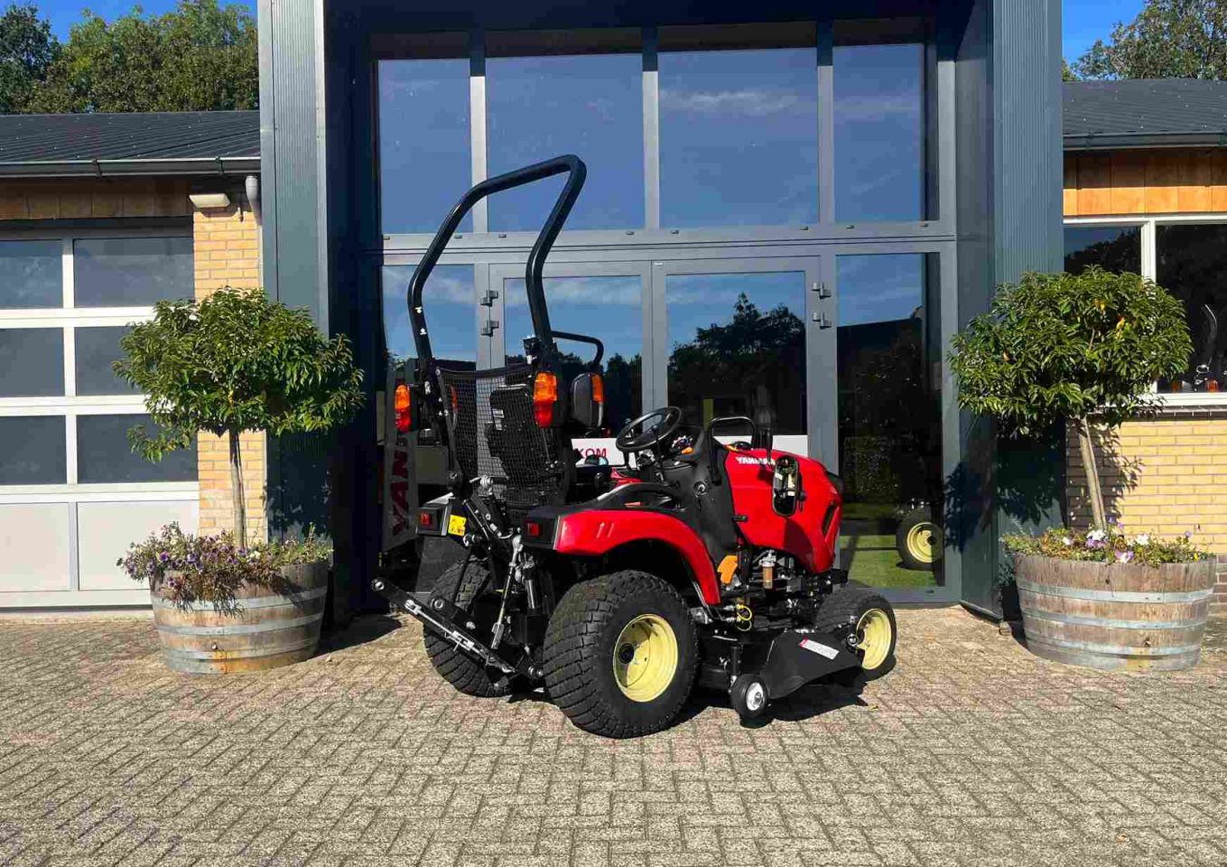 Demo Yanmar SA 222 HST met middenmaaidek voor speciale prijs!