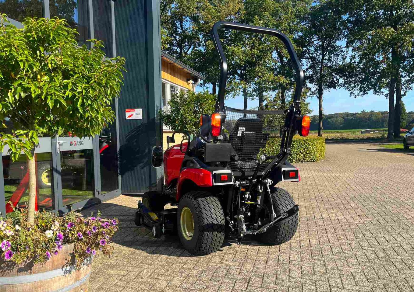 Demo Yanmar SA 222 HST met middenmaaidek voor speciale prijs!