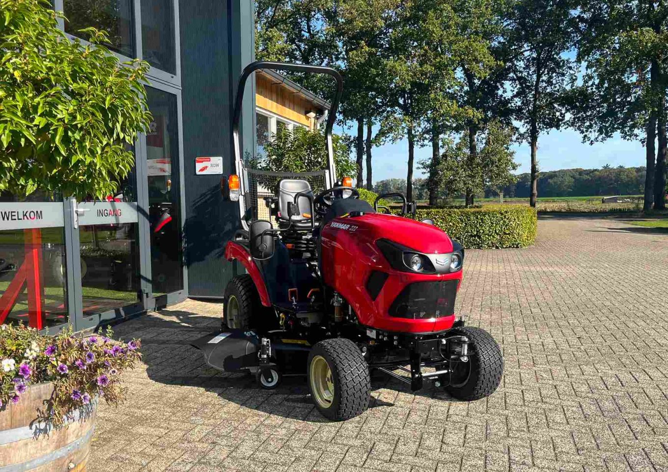 Demo Yanmar SA 222 HST met middenmaaidek voor speciale prijs!