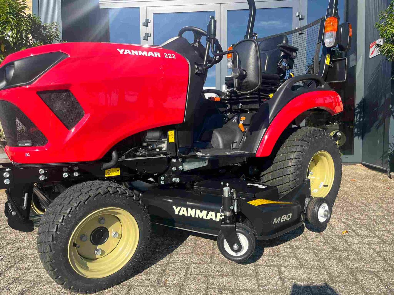 Demo Yanmar SA 222 HST met middenmaaidek voor speciale prijs!